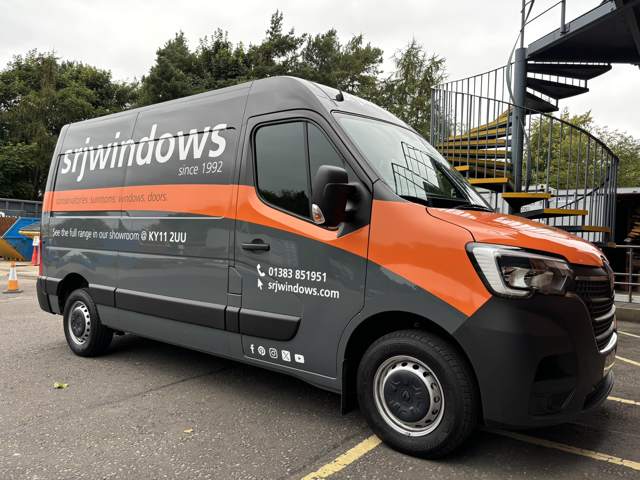 srj windows van