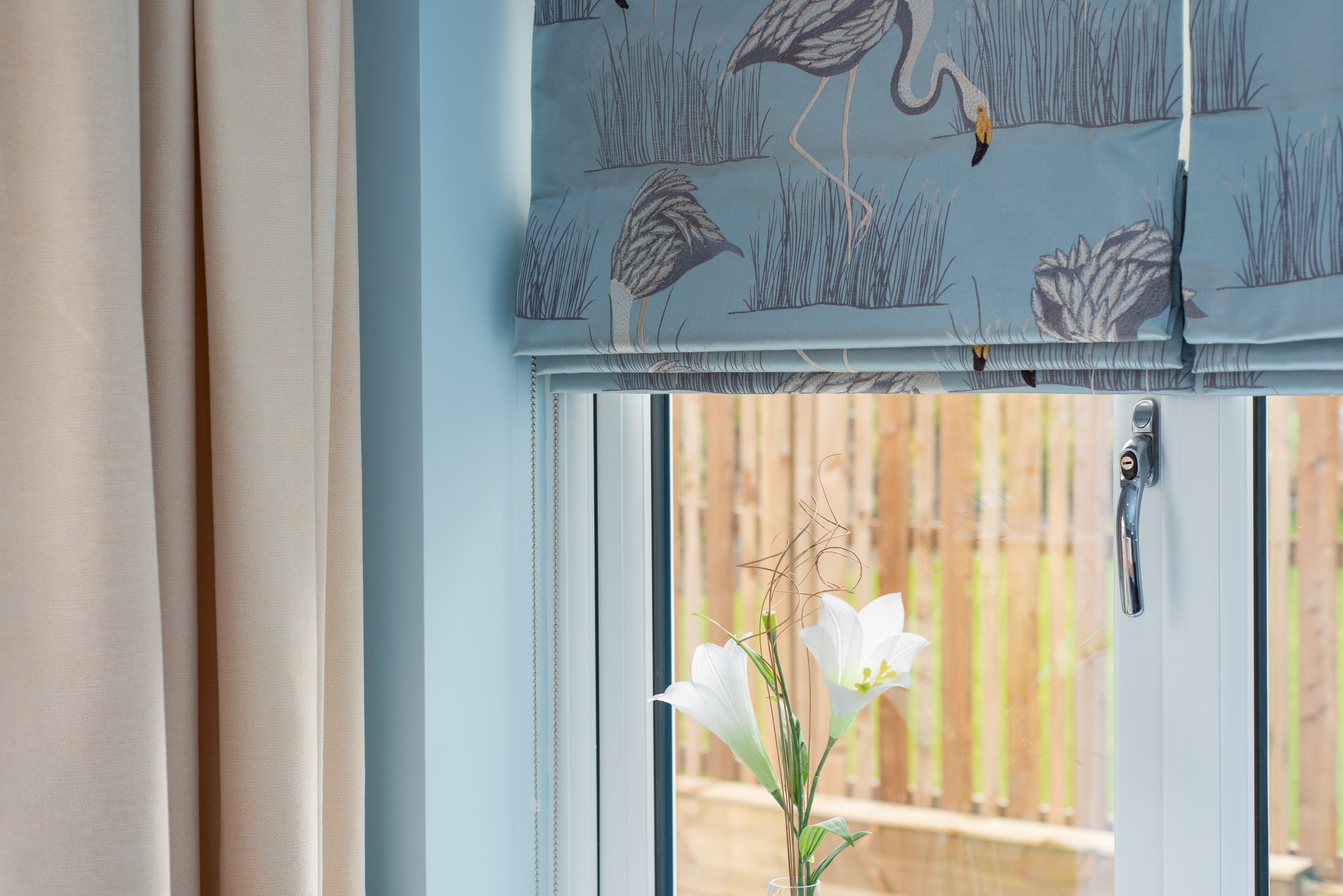 casement windows lock vent position